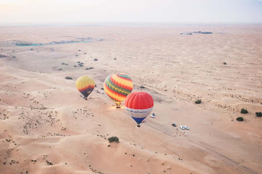Dubai: Sunrise Hot Air Balloon Tour Over the Desert - Key points to know before booking