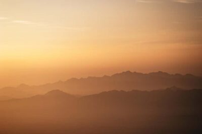 Sunrise Hot Air Balloon Tour Over the Desert