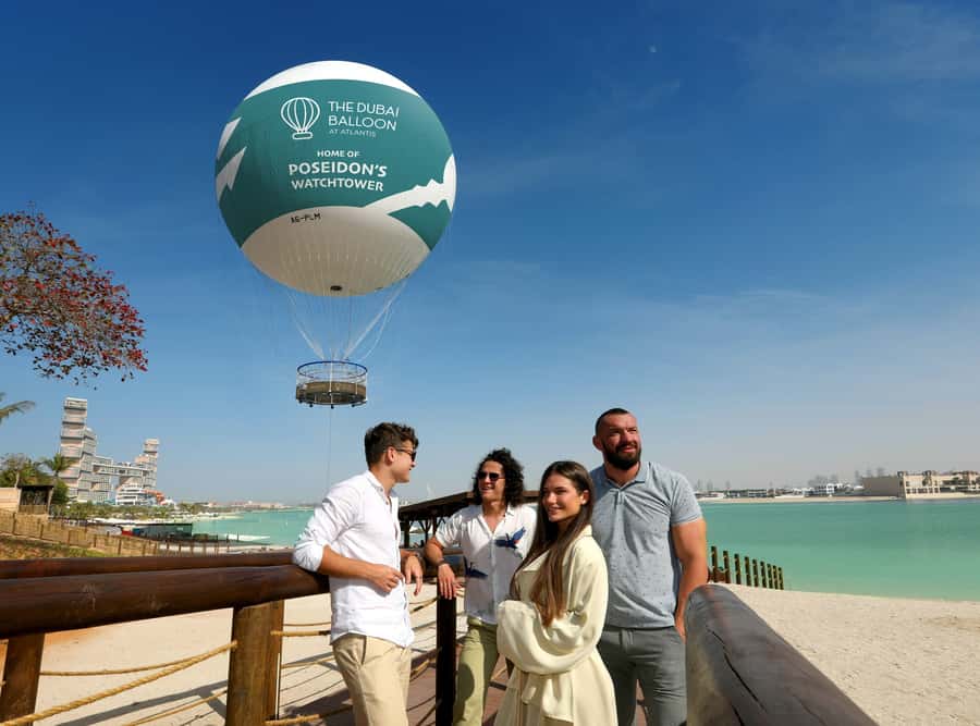 Dubai: The Dubai Balloon at Atlantis - The safety briefing and boarding