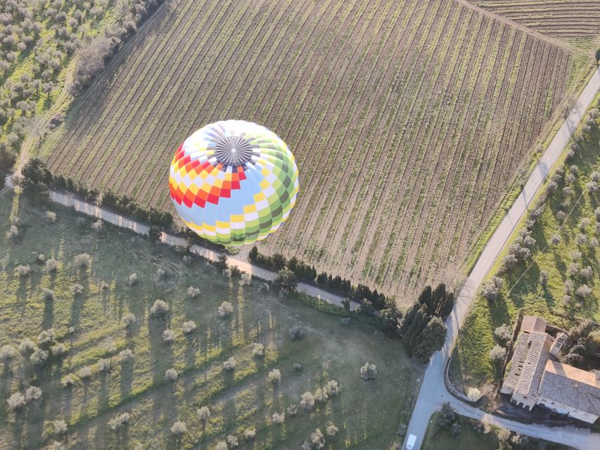 Exclusive Private Balloon Tour for 2 in Tuscany - The views: vineyards, castles, and changing horizons