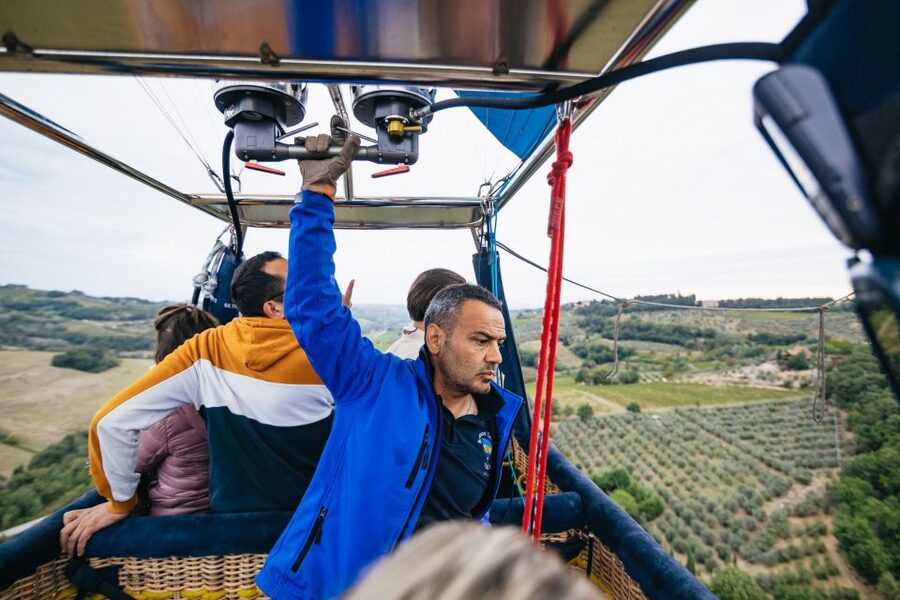 Florence: Balloon Flight Over Tuscany - Landing, sparkling wine, and a local breakfast