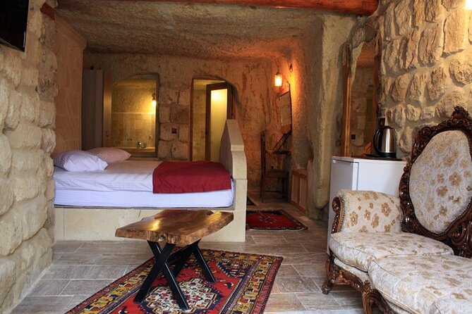 From Antalya: 2-Day Cappadocia, Cave Hotel, & Balloon Tour - Lunch in Avanos and the first shopping stop
