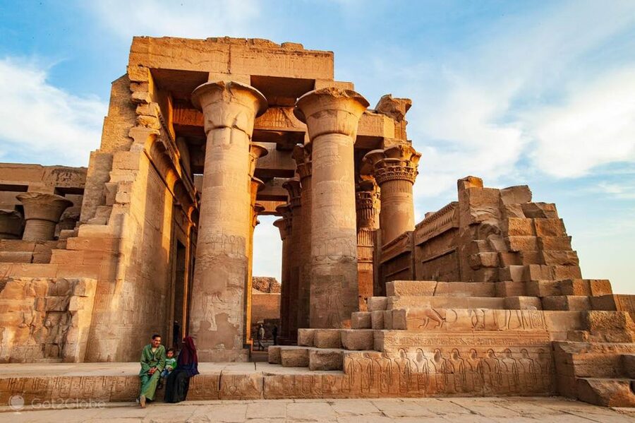 From Aswan: 3-Day Cruise to Luxor with Hot Air Balloon - Day 3: A balloon ride over Luxor
