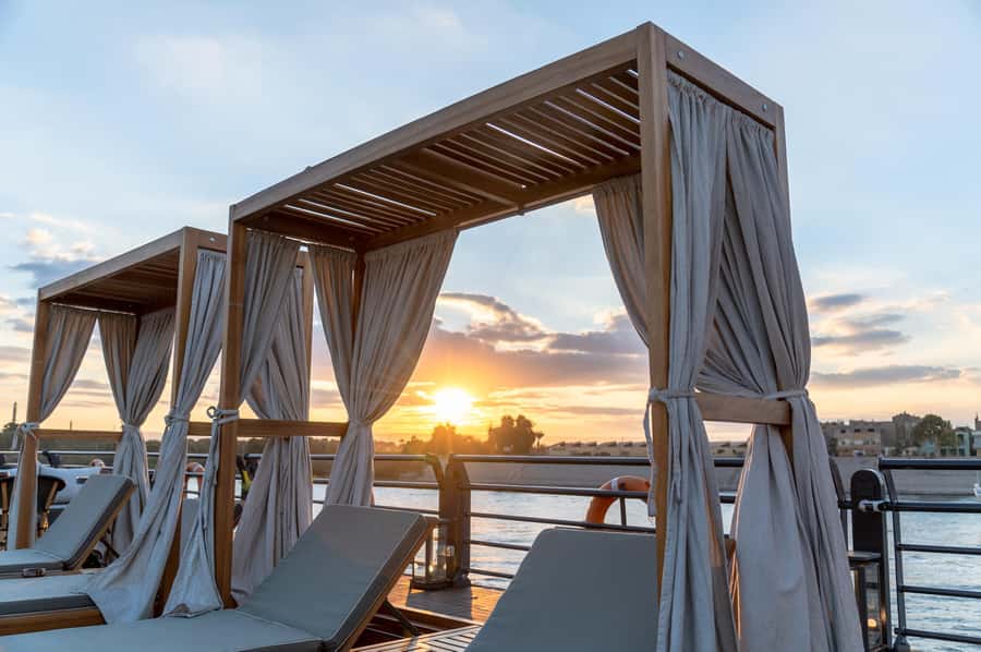From Aswan: 4-Day 3-Night Nile Cruise with Hot Air Balloon - A fast-moving Nile route from Aswan to Luxor