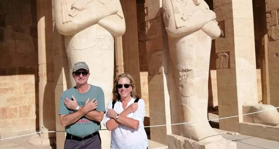 From Aswan: 4-Days 3-Night Nile Cruise with Hot Air Balloon - Day 3: Edfu by horse carriage and the sail to Luxor