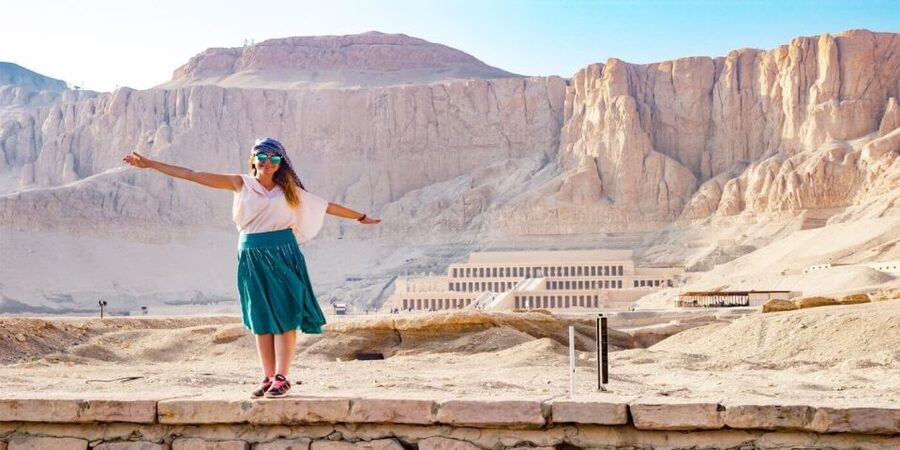 From Aswan:4 Days Nile Cruise Luxor Abu Simbel & Air Balloon - Day four: a balloon over Luxor