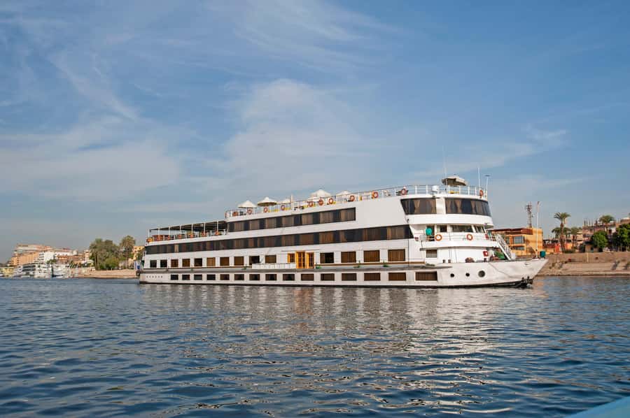 From Aswan: 5-Day Nile Cruise to Luxor with Hot Air Balloon - Day 1: High Dam, Unfinished Obelisk, and Philae