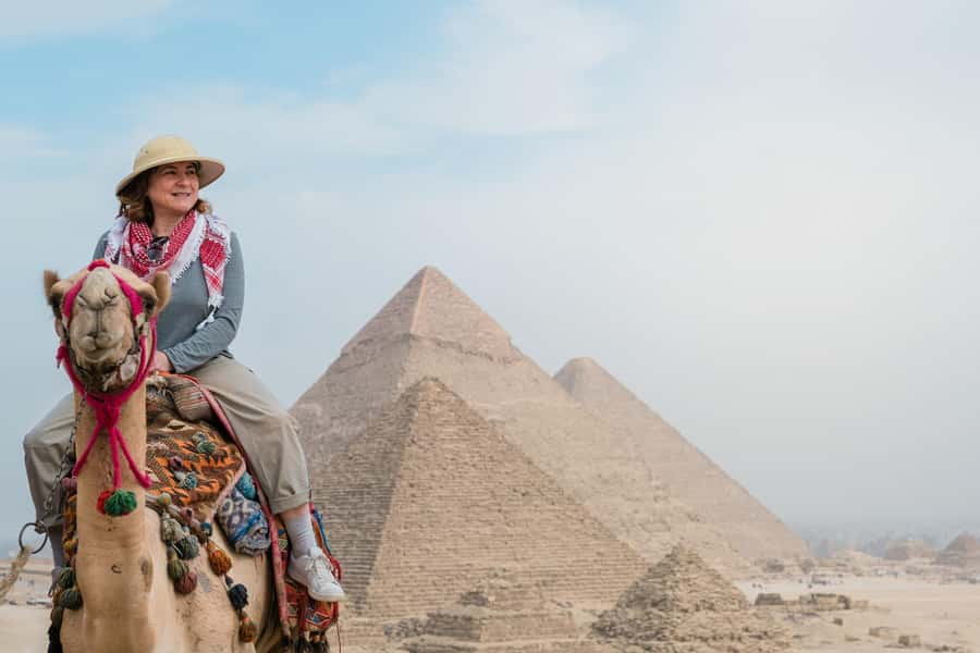 From Cairo: 11-Day Tour, Nile Cruise, Flights, Balloon - Day 8: Alexandria’s catacombs, library, and sea fort