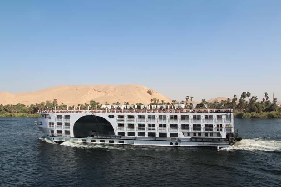 From Cairo: 4-Day Nile Cruise to Luxor with Balloon Flight - Day three: Edfu and the pleasure of sailing