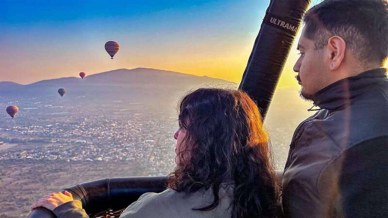 From CDMX: Hot air balloon ride, guided visits to Teotihuacan and Guadalupe - Obsidian, spirits, and the lunch stop