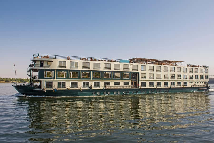 From Hurghada: 3-Day Nile Cruise to Aswan & Hot Air Balloon - Floating over Luxor before the day gets hot