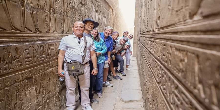 From Luxor: 4-Day Nile Cruise to Aswan with Balloon Ride - Day 1: Luxor Temple, Karnak, and your first night aboard