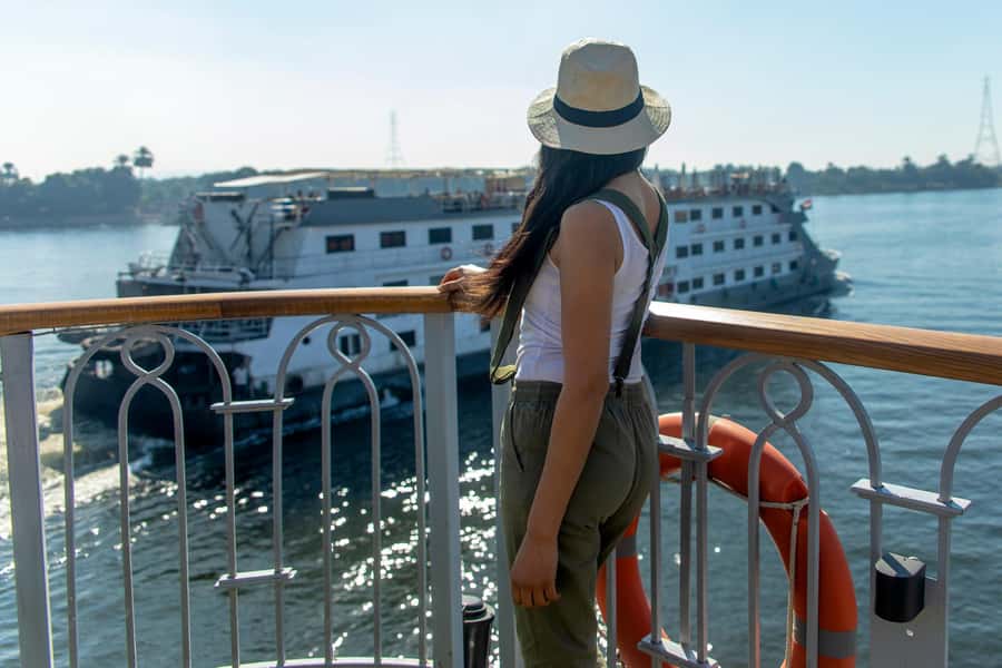 From Luxor: 5-Day Nile Cruise to Aswan with Balloon Ride - Day 1: Karnak, Luxor Temple, and a felucca at sunset