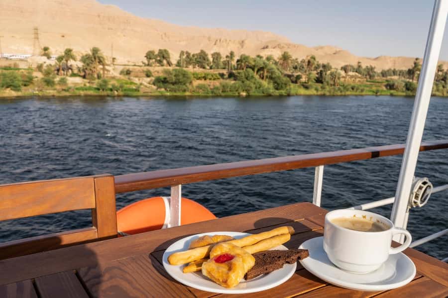 From Luxor: 6-Day Nile Cruise to Aswan with Hot Air Balloon - Day 5: A closer look at Nubian life