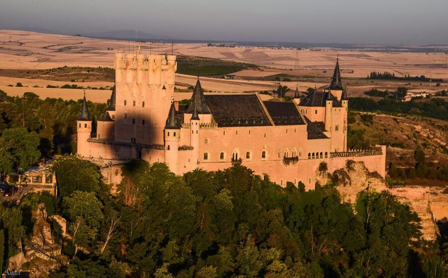 From Madrid: Hot Air Balloon over Segovia with Transfer - Safety briefing and balloon preparation in Segovia