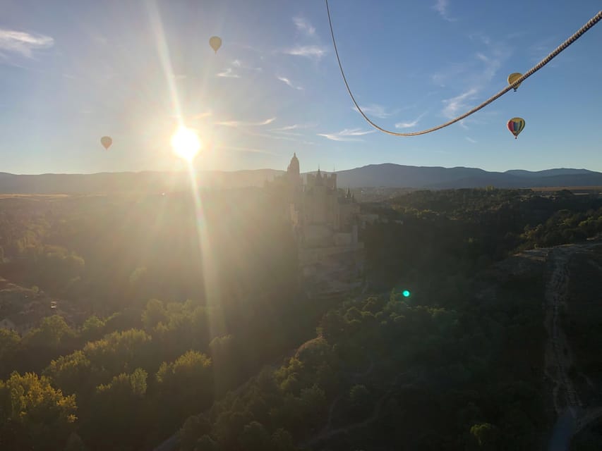 From Madrid: Hot Air Balloon over Segovia with Transfer - One hour above the Alcázar and old city