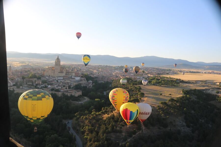 From Madrid: Hot Air Balloon over Segovia with Transfer - Who should book this experience?
