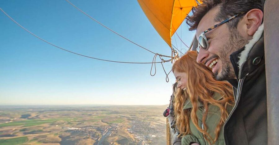 From Madrid: Segovia Hot Air Balloon - Leaving Madrid before the city wakes