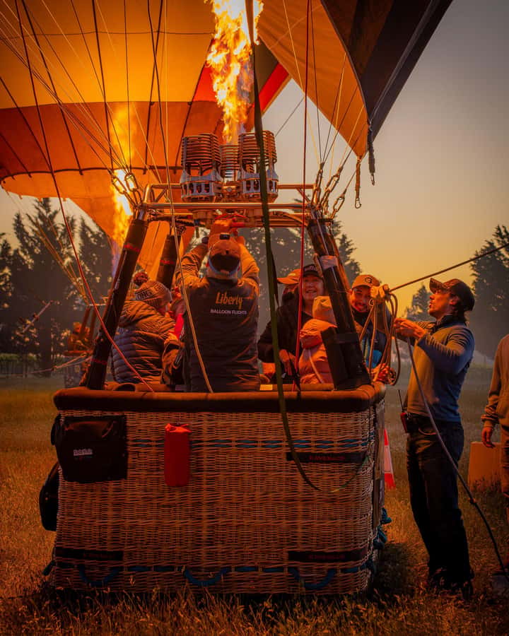 Geelong: Balloon Flight at Sunrise with Breakfast - The 30-minute drive to a launch site