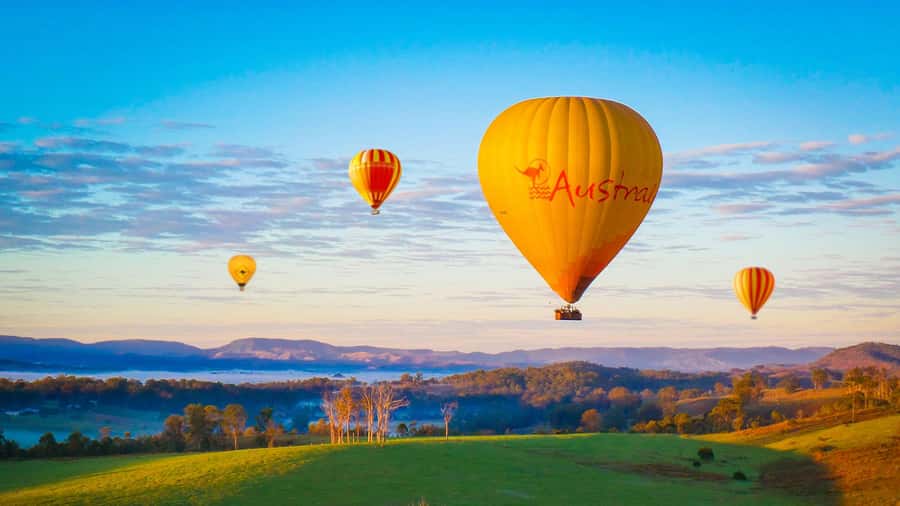 Gold Coast: Hot Air Balloon Flight and Vineyard Breakfast - Before takeoff: the balloon inflation is part of the show