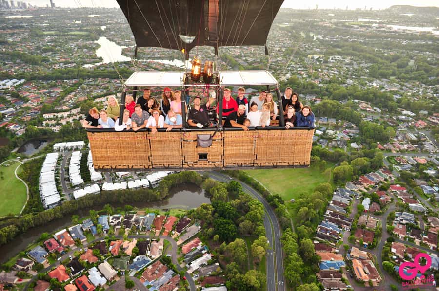 Gold Coast: Hot Air Balloon Flight with Buffet Breakfast - Landing and packing away