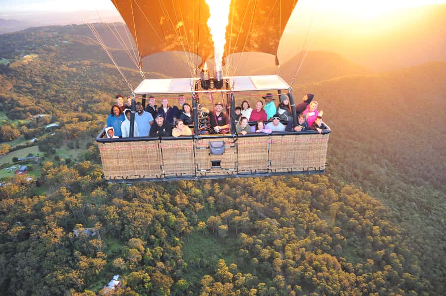 Gold Coast: Hot Air Balloon Flight with Buffet Breakfast - The walk-in basket makes boarding easier