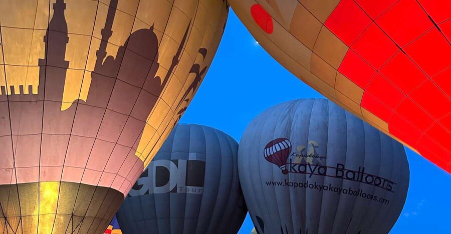 Göreme: Luxury Hot Air Balloon Flight in Göreme Valleys - Cappadocia at sunrise, seen from a wicker basket