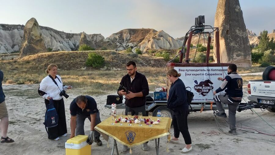 Göreme: Luxury Hot Air Balloon Flight in Göreme Valleys - One hour over the Göreme valleys