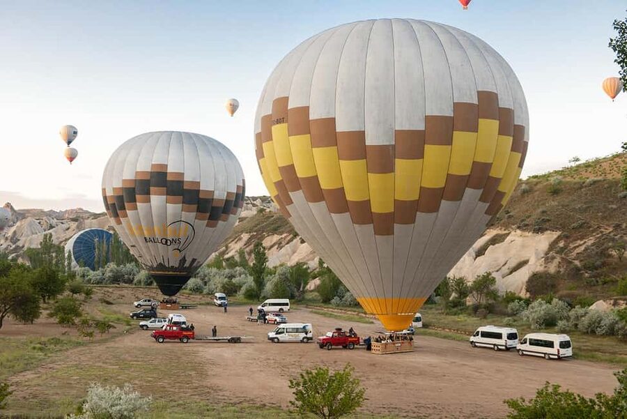 Göreme: Sunrise Hot Air Balloon Ride over Cappadocia - The landing toast and certificate
