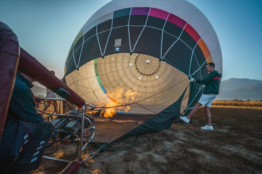 Heraklion: Sunrise Balloon Flight & Sunset Catamaran Cruise - Greek breakfast after landing