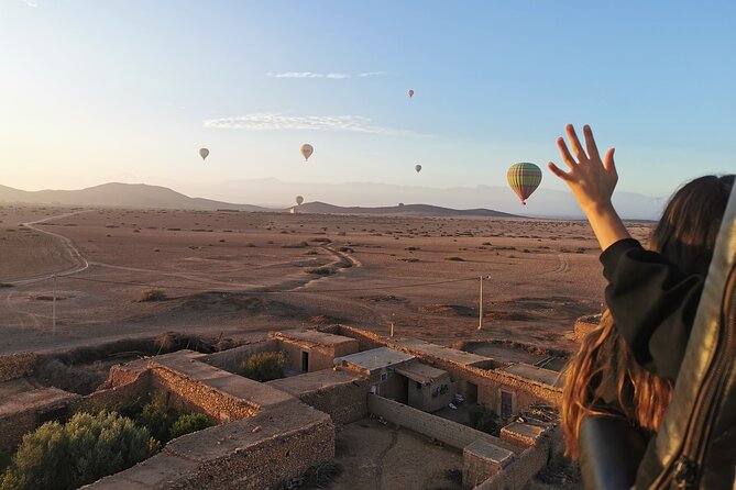 Hot air balloon flight at sunrise in Marrakech & breakfast - Landing, breakfast, and the Berber welcome