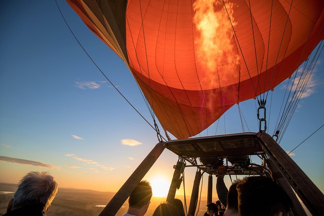 Hot Air Balloon Flight Brisbane with Vineyard Breakfast - The crew and the mood of the morning