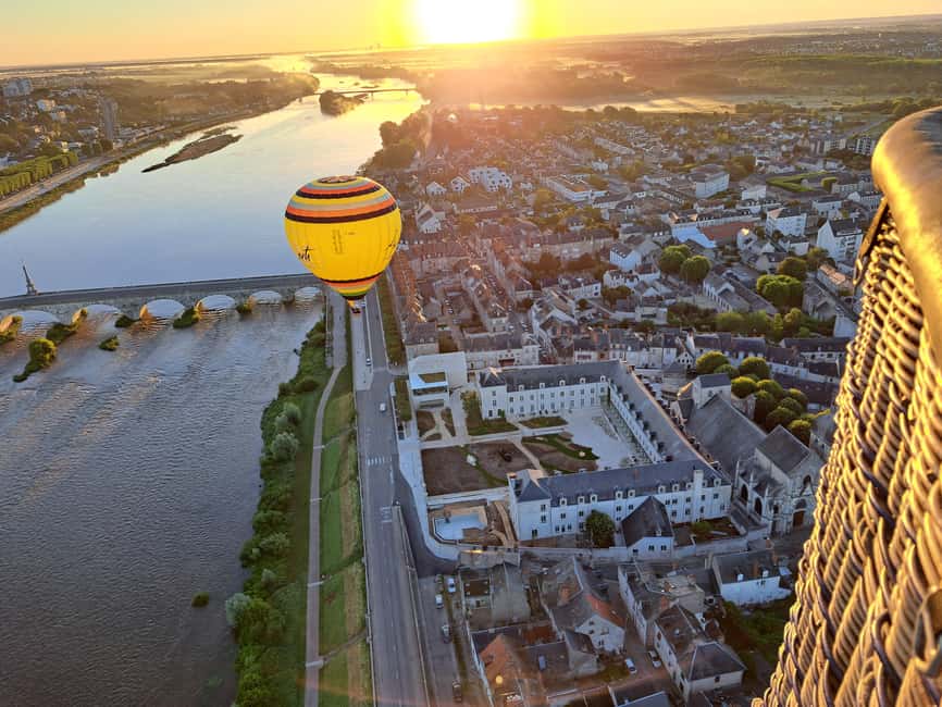 Hot air balloon flight:Chambord, Chenonceau,Cheverny,Blois - Key points at a glance