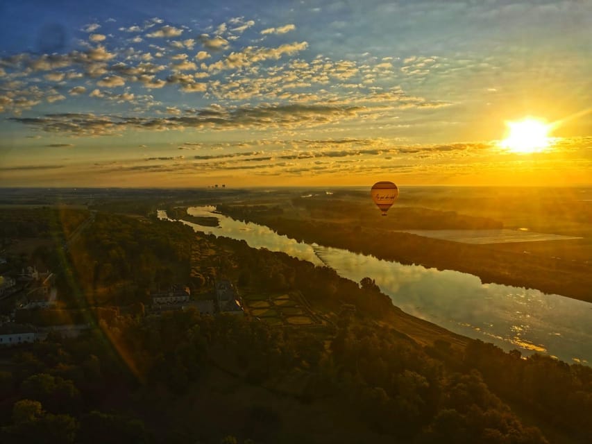 Hot air balloon flight:Chambord, Chenonceau,Cheverny,Blois - Sunrise or sunset: which should you choose?