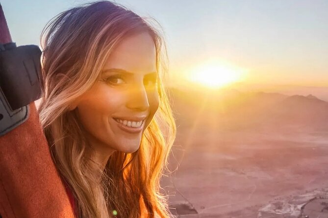 Hot air balloon flight in the desert with camel ride - FAQ