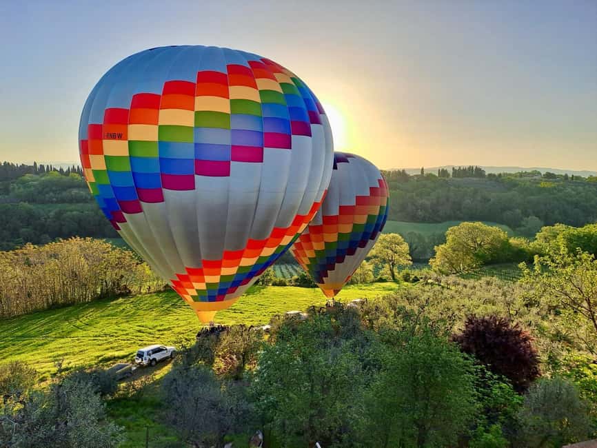 Hot air balloon flight in Tuscany from Chianti area - Landing, the return transfer, and the breakfast table