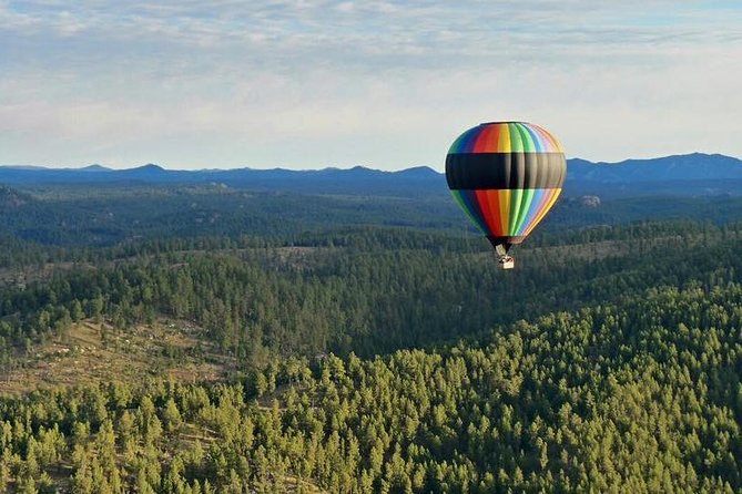 Hot Air Balloon Flight Over Black Hills - Pilots Who Set the Tone