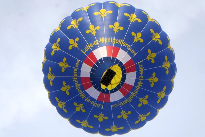 Hot Air Balloon Flight over the castle of Chenonceau / France - Meeting in Saint-Georges-sur-Cher