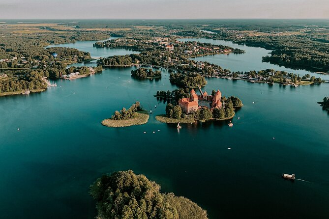 Hot Air Balloon Flight Over Trakai(transfer included) or Vilnius - Why a balloon is such a good way to see Trakai
