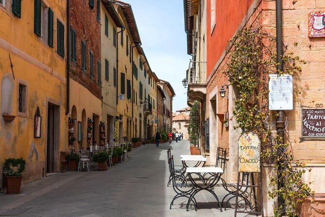 Hot Air Balloon Flight Over Tuscany from Siena - Prosecco, Croissants, and a Tuscan Picnic