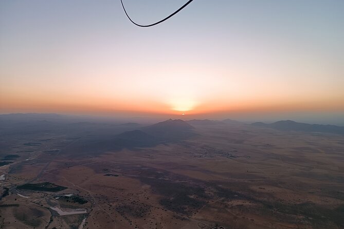Hot air balloon flight to Marrakech in a small group. Breakfast - Watching the balloon rise from the ground