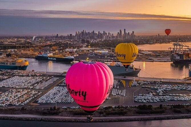 Hot Air Balloon Flights over Melbourne City (optional breakfast) - Why a balloon ride works so well in Melbourne