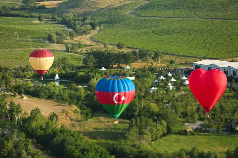 Hot air balloon ride in Gabala with breathtaking views - The first rise above the valley