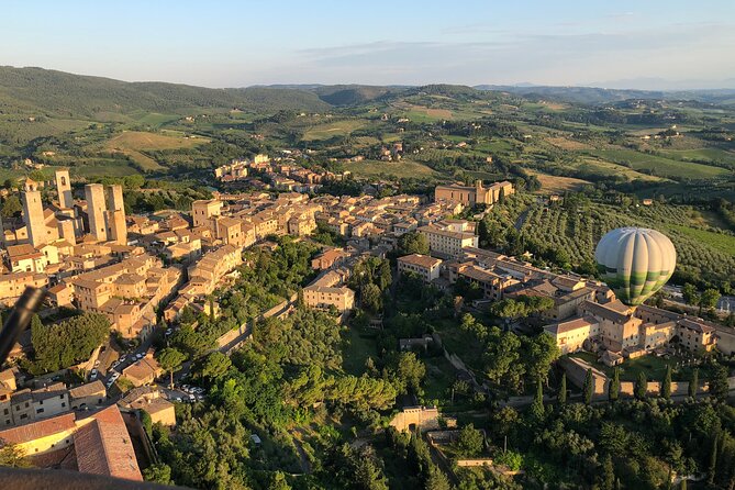 Hot Air Balloon ride in the Chianti Valley Tuscany - The one-hour flight over vineyards and villages