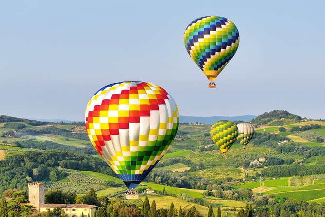 Hot Air Balloon ride in the Chianti Valley Tuscany - Helping inflate the balloon before takeoff