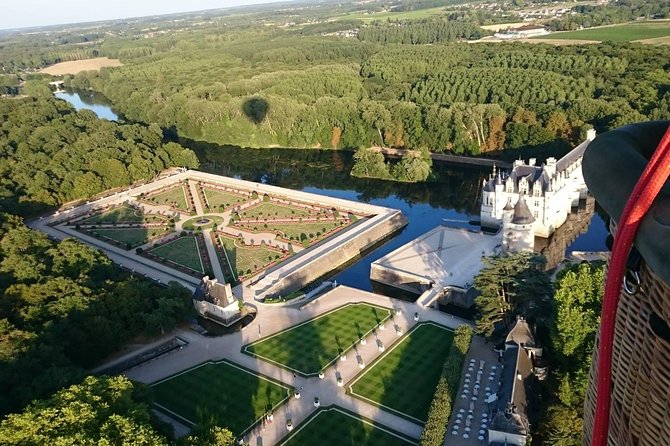 Hot-Air Balloon Ride over the Loire Valley, from Amboise or Chenonceau - From Amboise pickup to the launch field