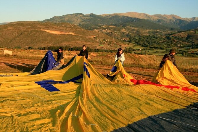 Hot Air Ballooning and Sailing Adventure Tour from Barcelona - The 7:00 am start in central Barcelona