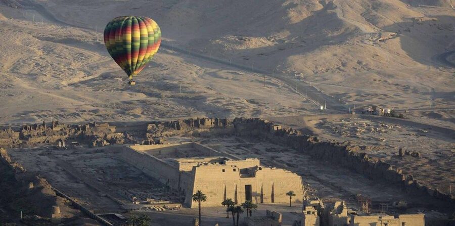 Hurghada: 2-Day Luxor Tour with Hotel, Balloon, & Boat Ride - Karnak, Egypt’s great temple complex