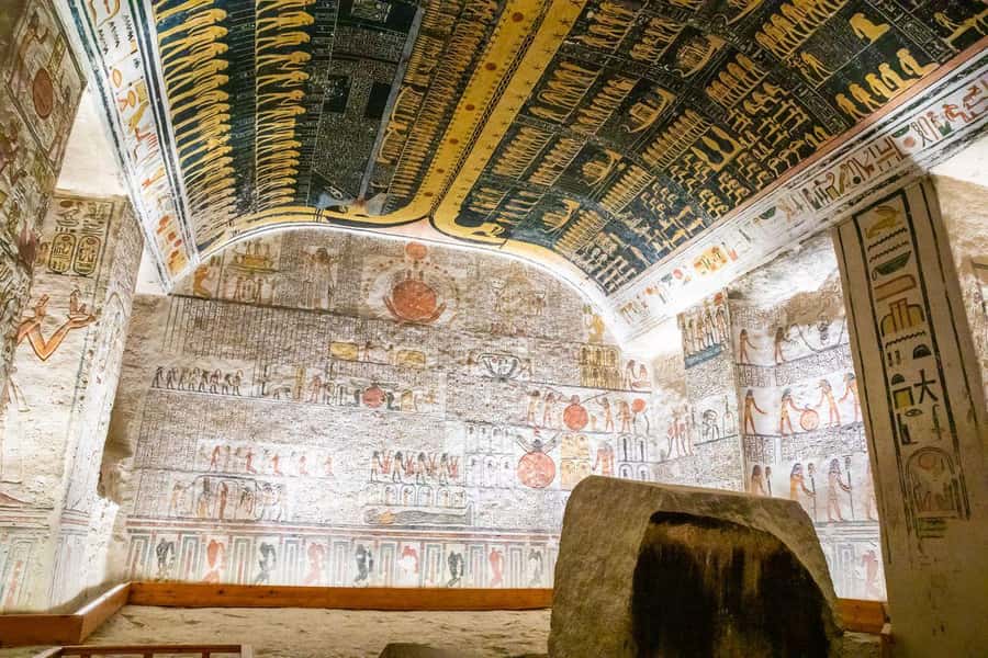 Hurghada: 2-Day Luxor Tour with Hotel, Balloon, & Boat Ride - The hotel night and what to expect