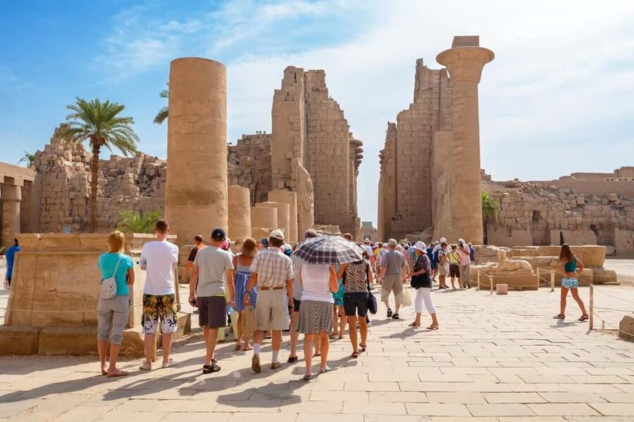 Hurghada: 2-Day Luxor Tour with Hotel, Balloon, & Nile Boat - A felucca ride with one important extra charge